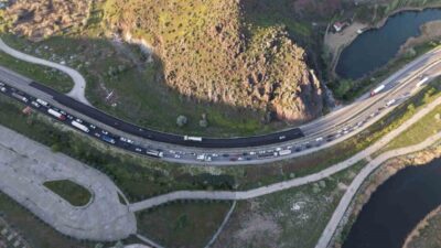 Kırıkkale’de meydana gelen trafik kazasında 3 kişi yaralandı. Kaza, Ankara-Kırıkkale