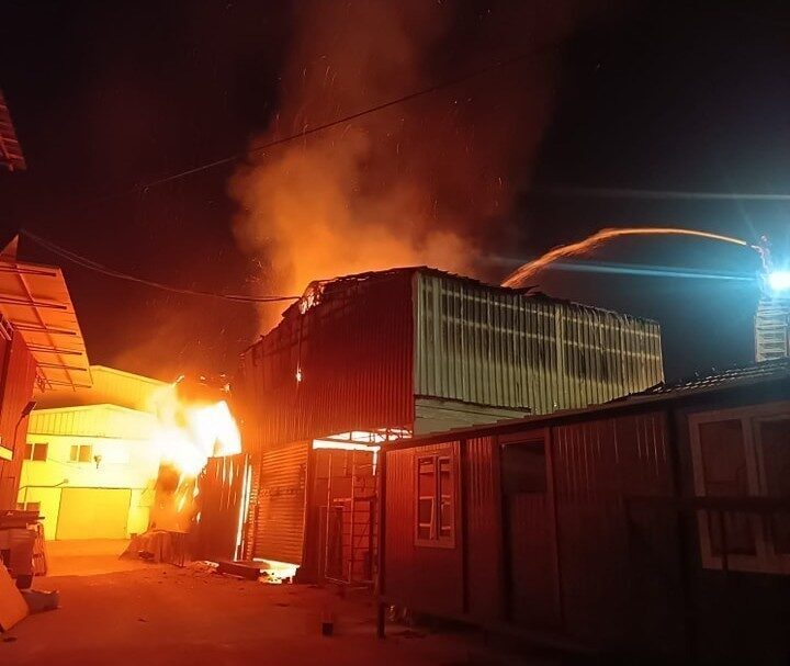 Denizli’de bir mobilya ve fuar stantları imalathanesinin kundaklanması sonucu 7