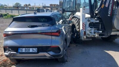 Bursa’nın İnegöl ilçesinde meydana gelen bir kazada, kontrolü kaybeden bir