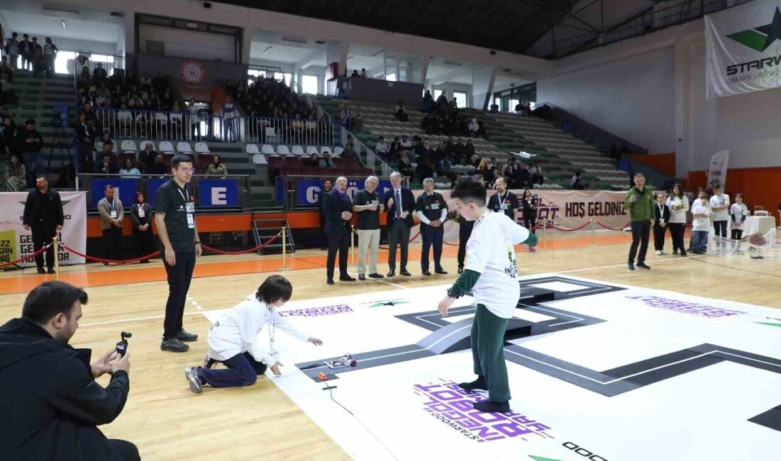 İnegöl’de düzenlenen İnegöl Robot Yarışması, Milli Eğitim Müdürlüğü tarafından organize