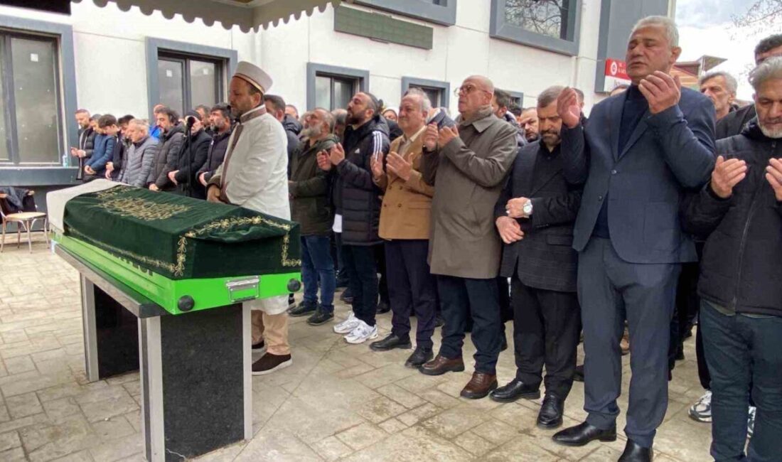Kocaeli’nin Başiskele ilçesinde bir fabrikada çalışırken lastik sarma makinesine sıkışarak
