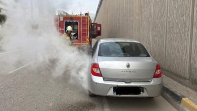 Hatay’ın İskenderun ilçesinde seyir halindeki bir araçta motor kısmında çıkan