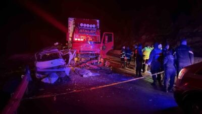 Antalya-Isparta karayolunda meydana gelen trafik kazasında şu an için 1