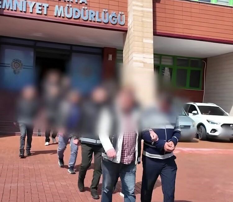 Isparta’da polis ekiplerinin koordineli operasyonlarında, 22 yıl hapis cezası alan