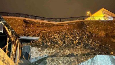 Erzurum’un İspir ilçesinde seyir terasının altında meydana gelen heyelan sonrasında,