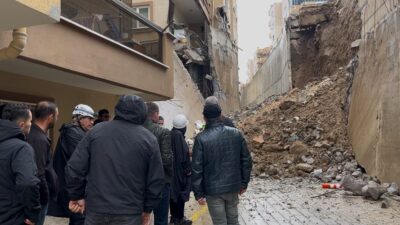 Mudanya’nın Bursa ilçesinde meydana gelen yoğun yağış nedeniyle bir sitenin