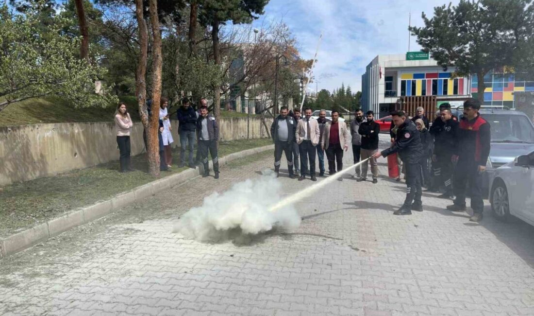 Sungurlu Belediyesi İtfaiye Müdürlüğü ekipleri, Sungurlu Devlet Hastanesi personeline yangın