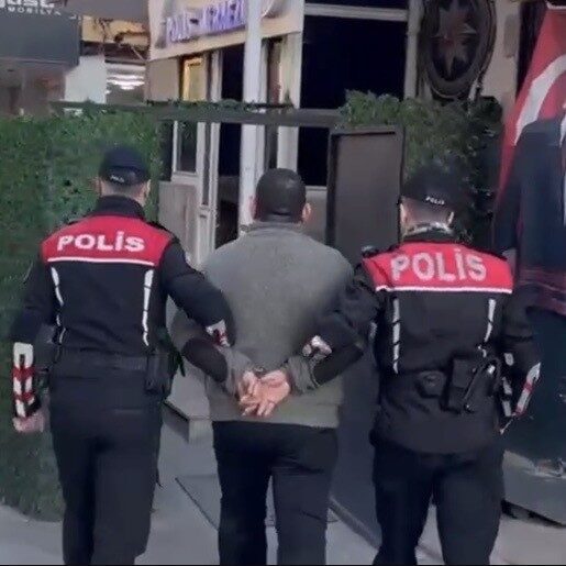 İzmir’de, kesinleşmiş hapis cezası bulunan ve çeşitli suçlardan aranan şüphelilere