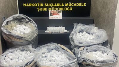 İzmir’in Kemalpaşa ilçesinde polis ekipleri tarafından durdurulan bir araçta gerçekleştirilen