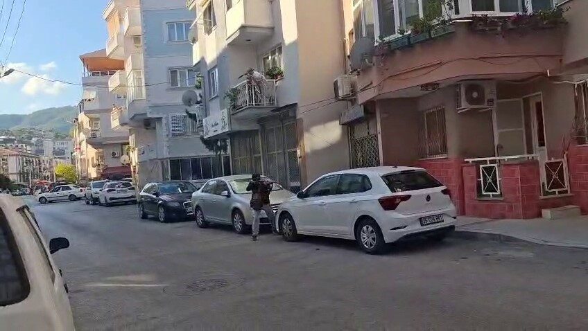 İzmir’in Balçova ilçesinde meydana gelen silahlı saldırıda 3 polisin şehit