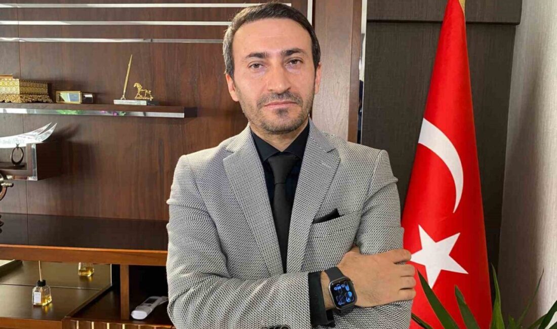 İzmirli bir avukatın internet sitesindeki profil fotoğrafı, dolandırıcılar tarafından ele