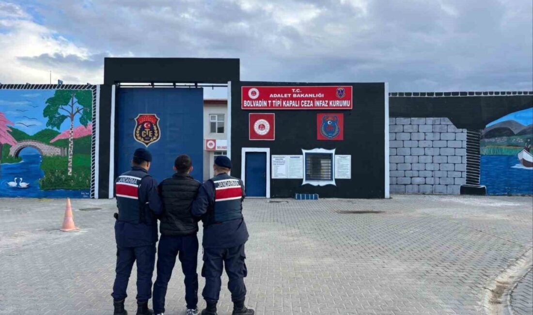 Afyonkarahisar’da jandarma ekipleri tarafından aranan kişilerin yakalanması amacıyla gerçekleştirilen operasyonda