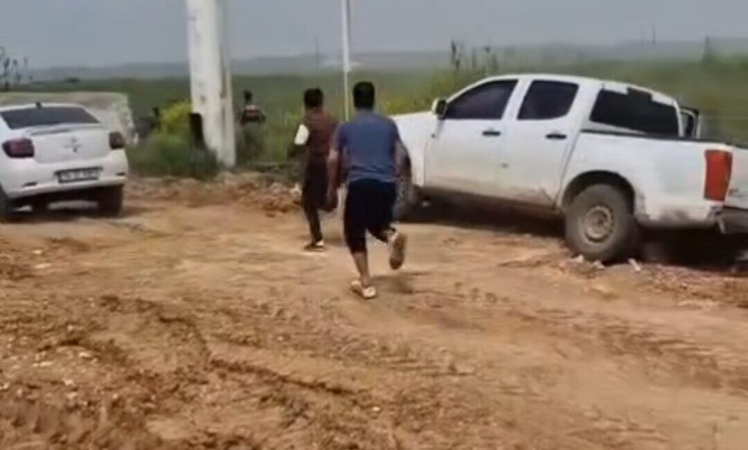 Şanlıurfa’nın Akçakale ilçesinde, jandarma ekipleri ile göçmen kaçakçılığı şüphesi bulunan