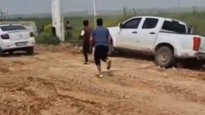 Şanlıurfa’nın Akçakale ilçesinde, jandarma ekipleri ile göçmen kaçakçılığı şüphesi bulunan