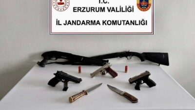 Erzurum’un Tekman ilçesinde gerçekleşen bir operasyonda jandarma ekipleri, 2 kişinin
