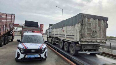 Uzunköprü ilçesinde faaliyet gösteren ve taşıma sınırını aşan 2 kamyon