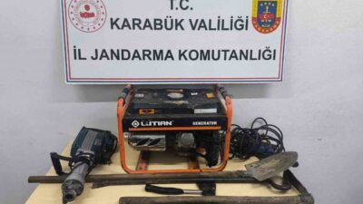 Karabük ilinde jandarma ekipleri tarafından düzenlenen iki ayrı operasyonda kaçak