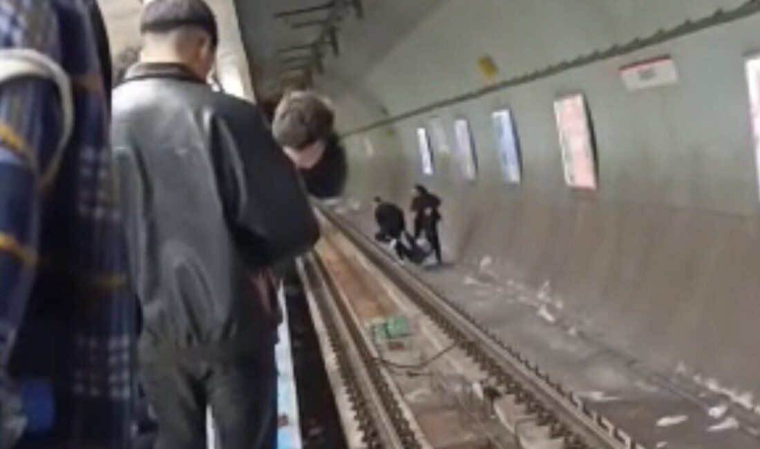 İstanbul’daki Kadıköy Metro İstasyonu’nda bir bireyin intihar girişiminde bulunması, ciddi