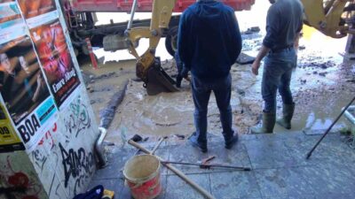 Kadıköy Rıhtım Caddesi’nde, belediyeye ait bir su borusunda meydana gelen