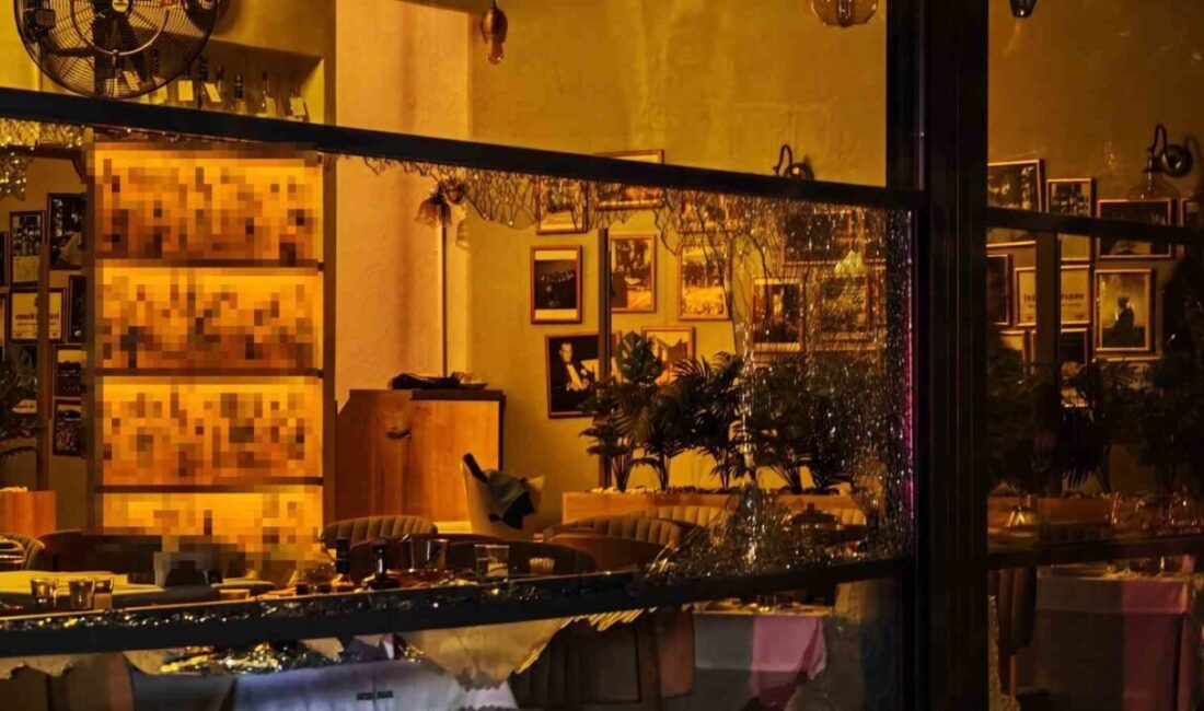 Kadıköy’deki bir restoranda yaşanan bir tartışma silahlı bir saldırıya dönüştü.