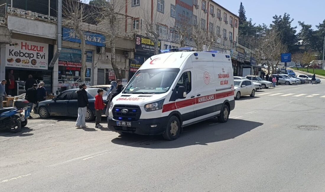 Kahramanmaraş’ta bir 13 yaşındaki çocuk, yolun karşısına geçmeye çalışırken bir