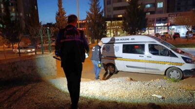 Kahramanmaraş’ın Onikişubat ilçesinde bir inşaatta çalışan bir işçi, elektrik akımına