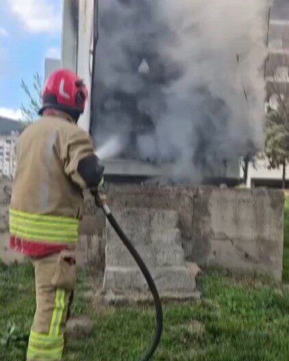 Kahramanmaraş’ta meydana gelen trafo yangını, itfaiye ekipleri tarafından kontrol altına