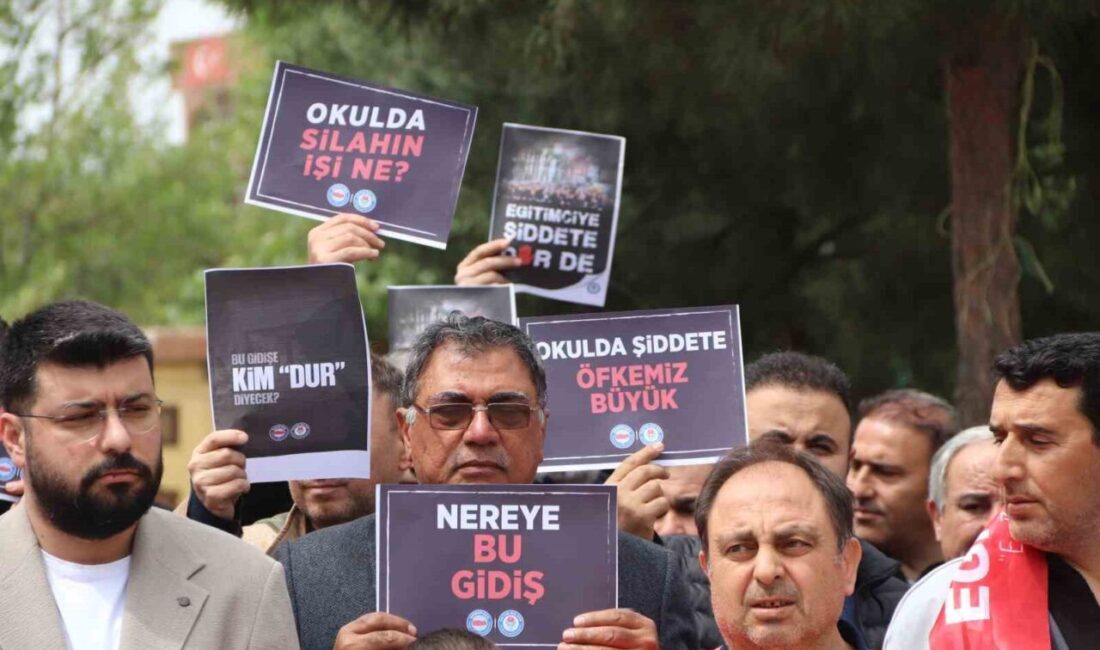 Manisa’nın Turgutlu ilçesinde Kahramanmaraş’taki okul saldırısında hayatını kaybeden öğretmen Ayla
