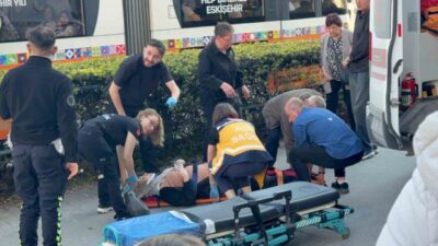 Eskişehir’de bir aracın kaldırımda geri manevra yaparken üzerinden geçtiği yaya