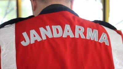 Aydın’ın Karacasu ilçesinde Jandarma ekipleri tarafından gerçekleştirilen operasyonda ruhsatsız tabanca