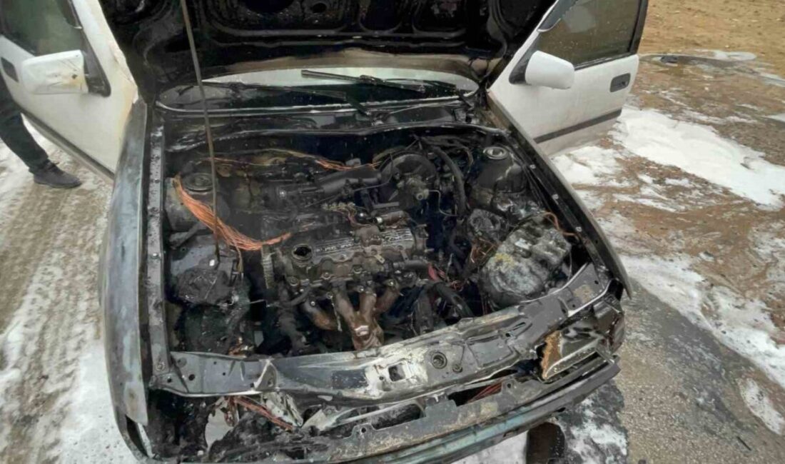 Karaman ilinde bir sürücünün aracı çalıştırmak istediği sırada motoru alev