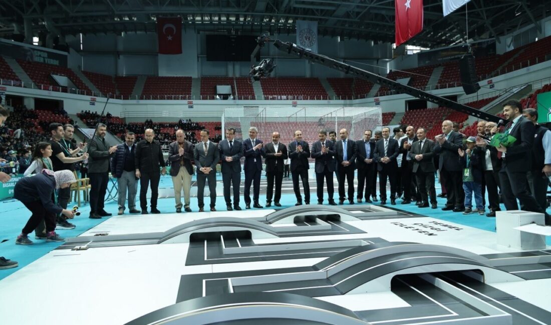 Karatay’da üçüncü kez düzenlenen robotik ve teknoloji festivali başladı. Konya’nın