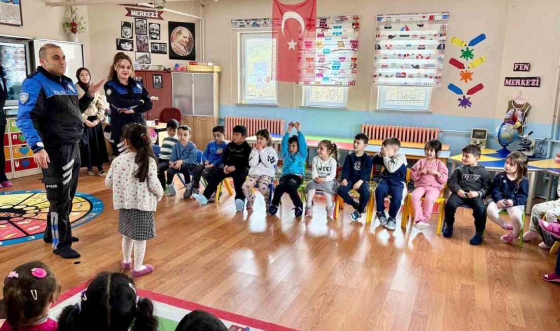 Kars ilinde öğrencilere yönelik bilinçlendirme etkinlikleri aralıksız bir şekilde devam