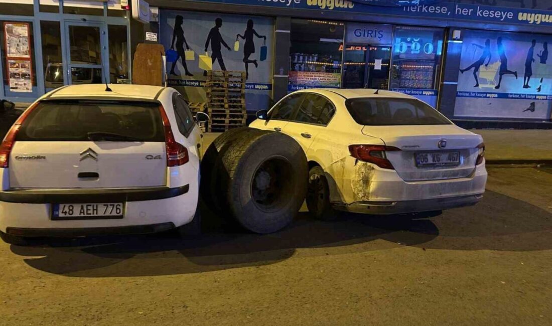 Kars’ta bir kamyonun seyir halindeyken arkasındaki tekerlek yerinden çıkarak park