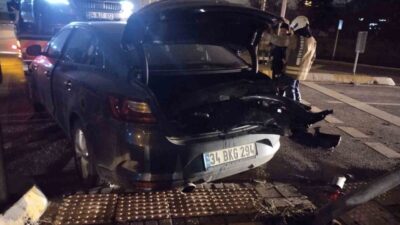 Kartal ilçesinde gerçekleşen trafik kazasında, Cevizli Mahallesi’nde iki otomobilin çarpışması