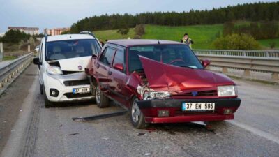 Kastamonu’da meydana gelen iki ayrı trafik kazasında toplamda 6 kişi