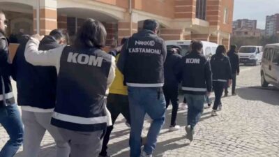 Kastamonu’da polis tarafından düzenlenen bir uyuşturucu operasyonunda yakalanan 3 sanık,