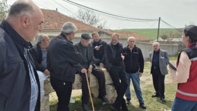 Yozgat’ın Şefaatli ilçesinde Tarım ve Orman Müdürlüğü ekipleri, üreticilerle sahada