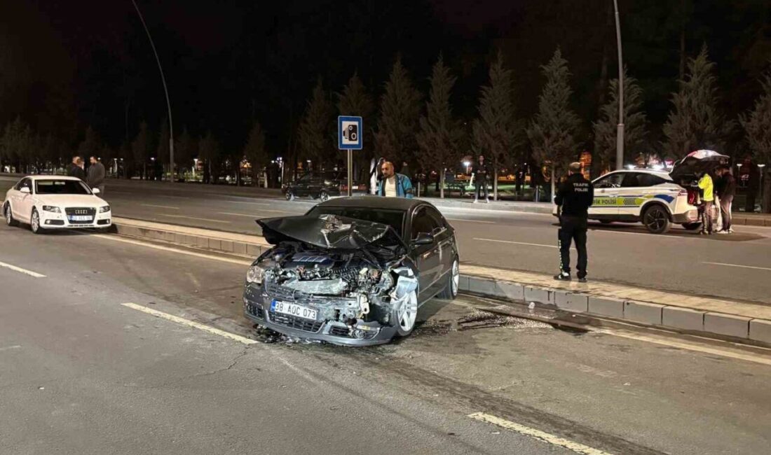 Kayseri’nin Kocasinan ilçesinde meydana gelen trafik kazasında, bir otomobilin önünde