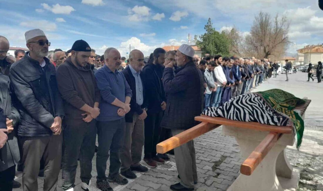 Manavgat ilçesinde otomobilin bir tır dorsesine çarpması sonucu hayatını kaybeden