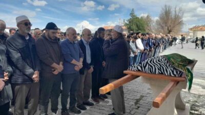 Manavgat ilçesinde otomobilin bir tır dorsesine çarpması sonucu hayatını kaybeden
