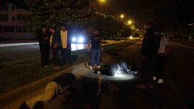 Antalya’nın Muratpaşa ilçesinde, bir motosiklet ile otomobilin çarpıştığı kazada 2