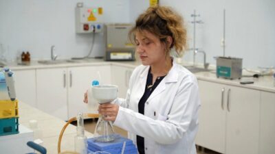 Karabük Üniversitesi, iç mekan hava kalitesini artırmayı hedefleyen bir projeyi