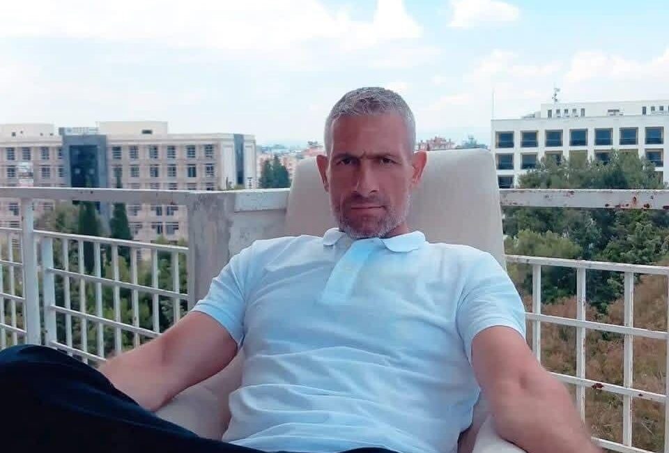 Kepez ilçesinde bir parkta yürüyüş yapan şahsın bıçaklı saldırı sonucu