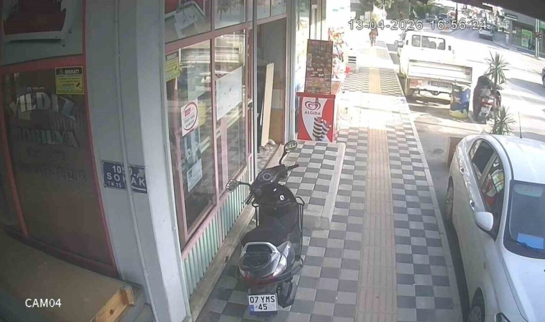 Antalya’nın Serik ilçesine bağlı Orta Mahalle’de, bir büfe önünde meydana