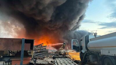 Paşaköy’de bulunan bir kereste fabrikasındaki yağ tankında çıkan yangın, ekiplerin