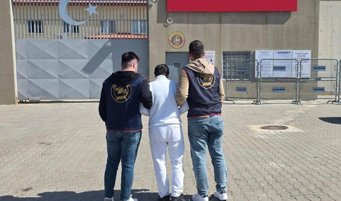 Gaziantep’te 15 yıl kesinleşmiş bir cezayla aranan şahıs, jandarma ekipleri