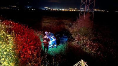 Hatay ili Kırıkhan-Reyhanlı yolu üzerinde meydana gelen trafik kazasında, sürücüsü