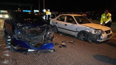 Kırıkkale’de meydana gelen bir trafik kazasında, sürücü kırmızı ışık ihlali
