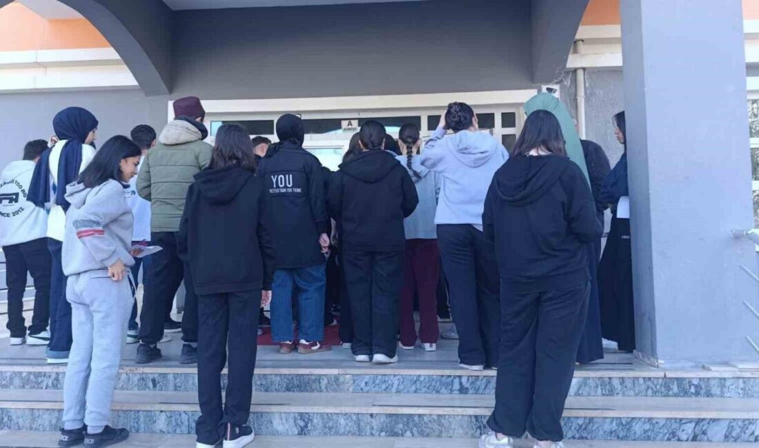 Kırşehir’de, 14 okulda gerçekleştirilen bursluluk sınavına toplam 3 bin 423